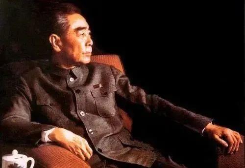 周恩来的惊人记忆力和精力来自于两个方面:一是注重饮食,营养搭配;二是保持乐观、积极向上的心态。